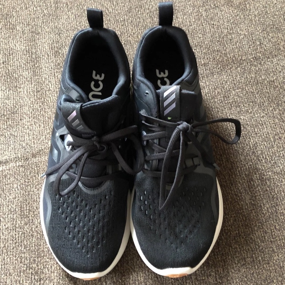 BRAND NEW Adidas Edge Bounce Sneaker